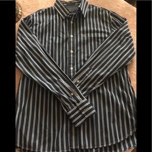 American Eagle long-sleeve button down shirt